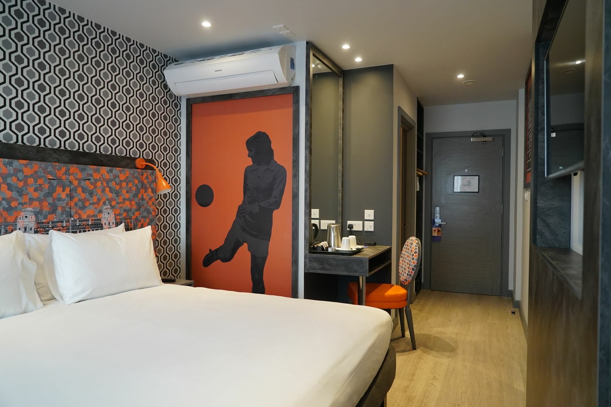 Best Western Plus London Wembley Hotel Exterior foto